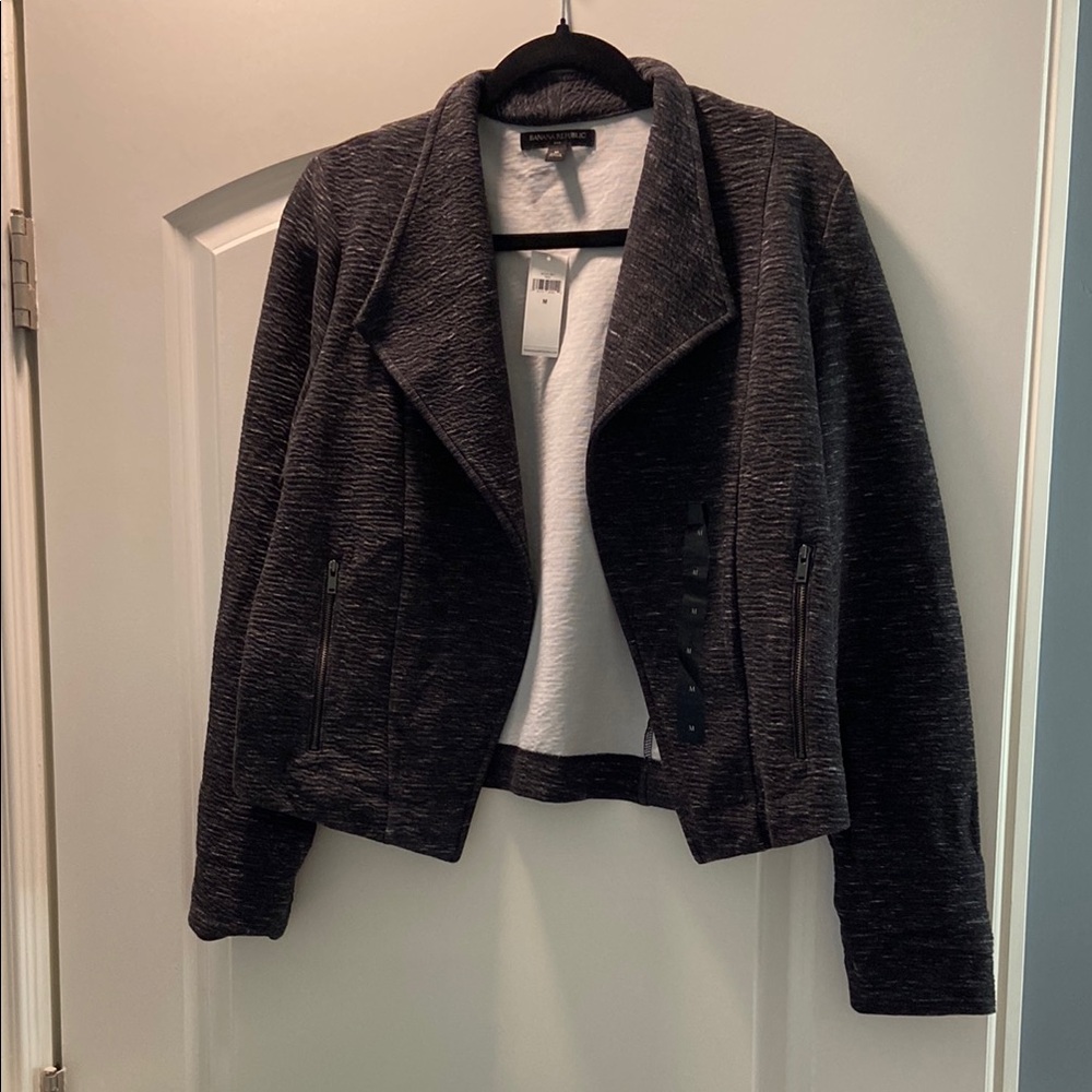 Banana Republic Black Cropped Blazer Versatile Design